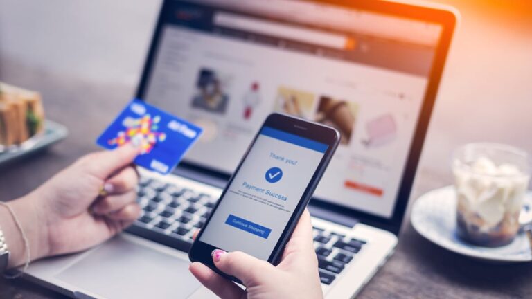 We Want to Know What Your Favorite Tech Stores Are—and Why