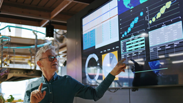 Billionaires Are Buying This Quantum Computing Stock Hand Over Fist (Hint: It's Not IonQ or D-Wave Quantum)