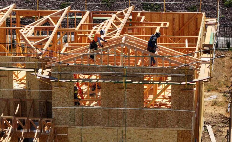 DR Horton, PulteGroup's Solid Results Lift Homebuilder Stocks