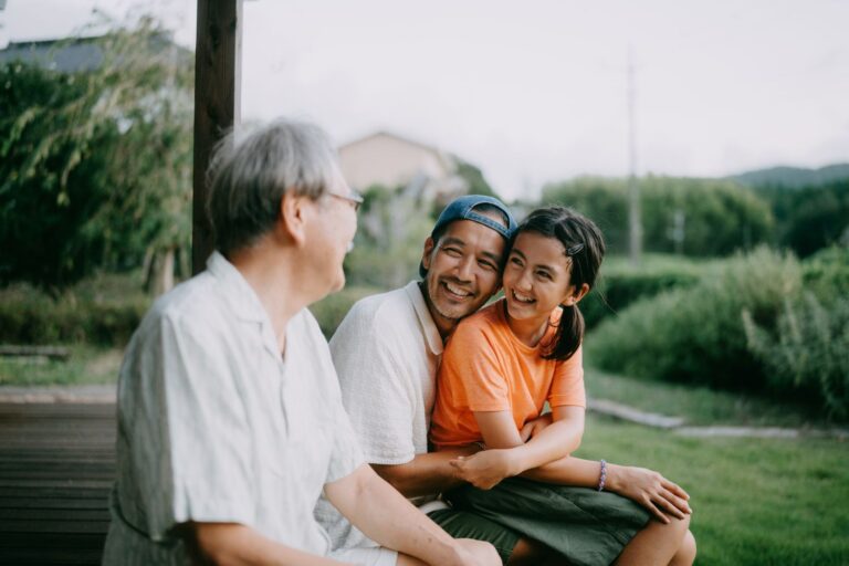 How to Manage Money as a Millennial in the Sandwich Generation