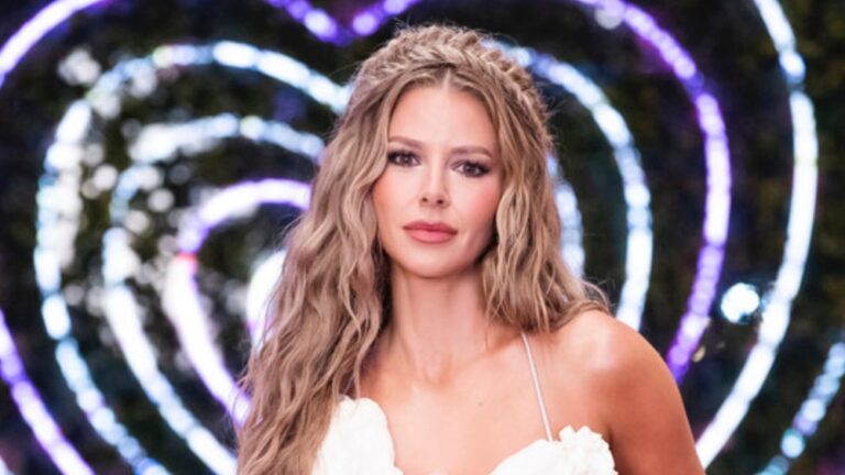 Ariana Madix styles mermaid waves for the "Love Island USA" finale on Sunday.