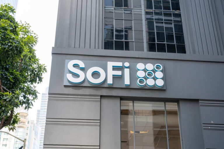 SoFi Offers Exposure to OpenAI and SpaceX Through New Private-Market Funds