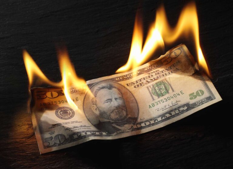 The Impact of De-Dollarization on Gold: Should You Be Investing?