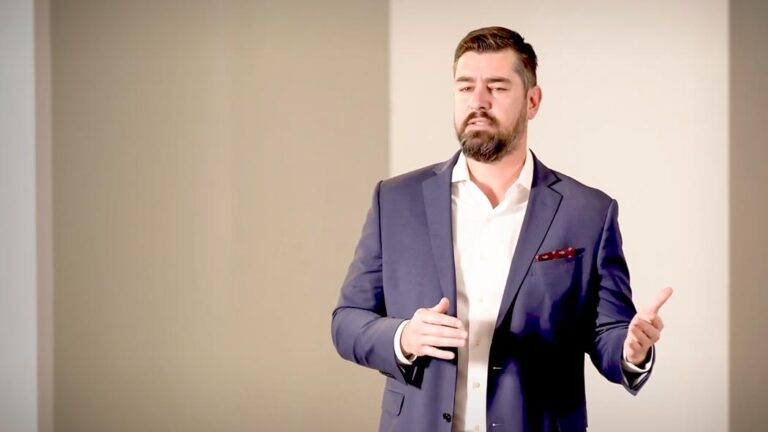 The most powerful predictor of team success | Rafael Chiuzi