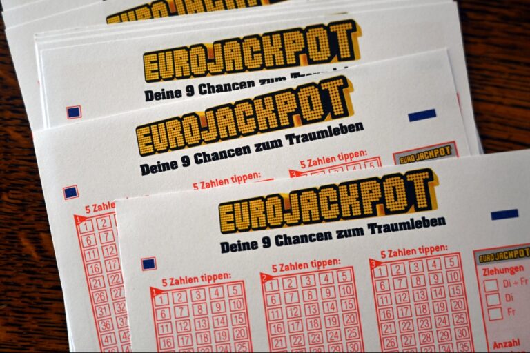 Thousands of Lottery Players Mistakenly Told They Won Millions