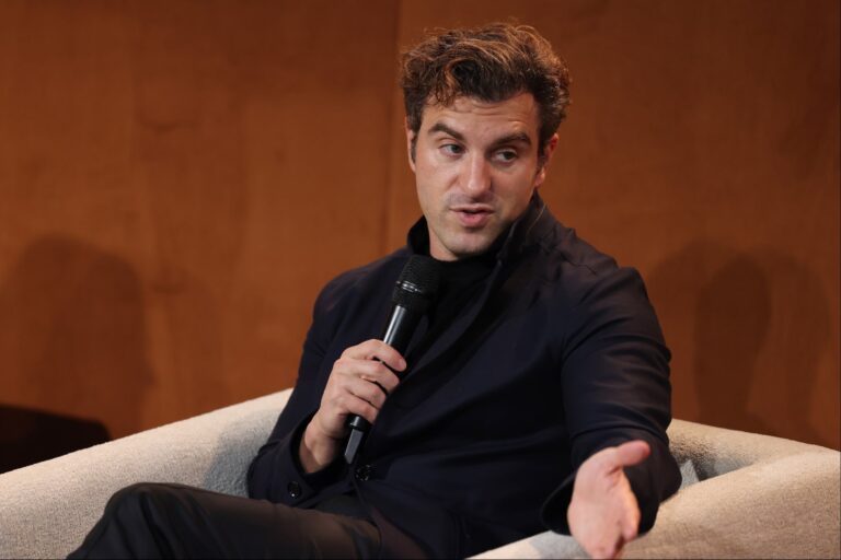 Airbnb CEO Chesky Is a Hands-On Manager With 50 Employees