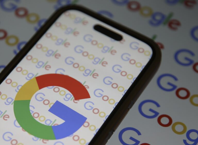 Alphabet Just Scored Big With Meta: Is GOOGL Stock Poised for Another Leg Higher?