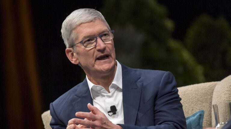 Apple CEO: AI Is 'As Big or Bigger' Than the Internet, Smartphones