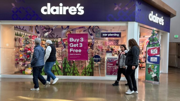 Claire's store, Claire's