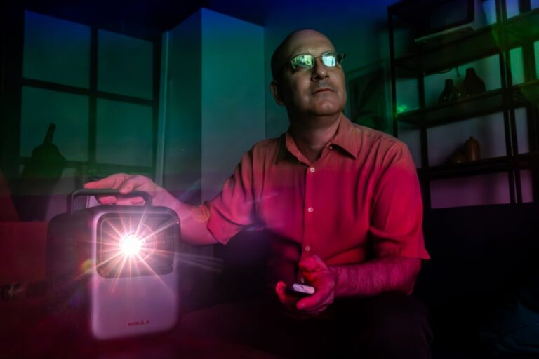 How We Test Projectors | PCMag