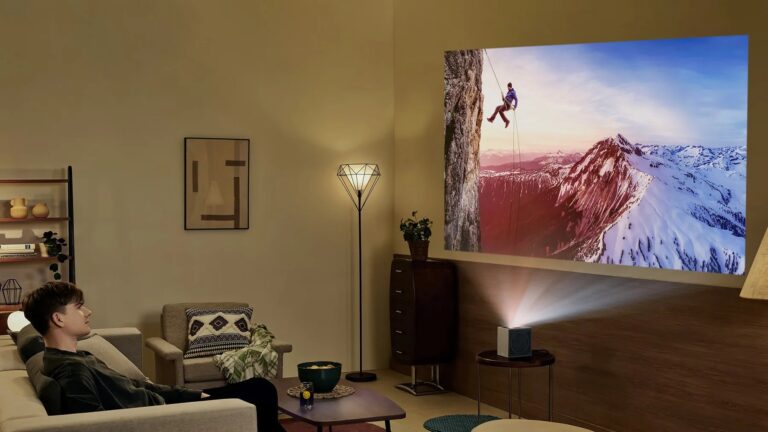LG CineBeam S