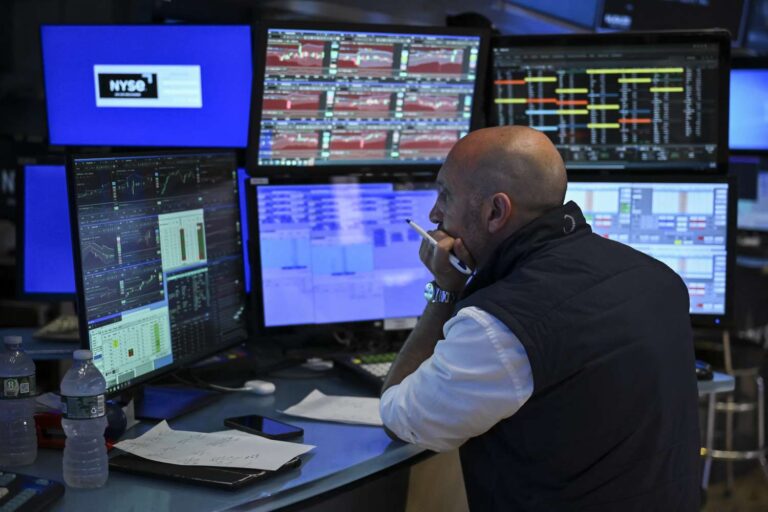 Stock Futures Inch Higher as Market Looks to Extend Strong Start to the Week; Palantir Jumps After Earnings