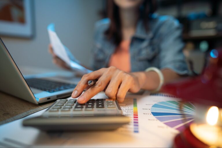 Target Retirement Ages and Average Savings: Gen Z to Boomer