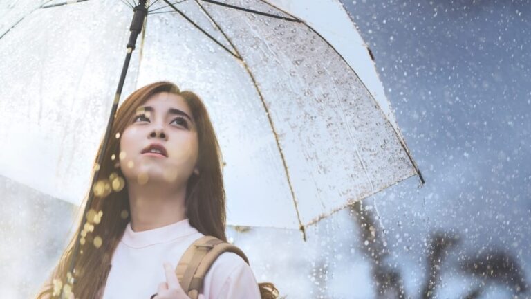 Top 10 hair care products to battle monsoon blues: Our picks to enjoy rains stress-free | Fashion Trends
