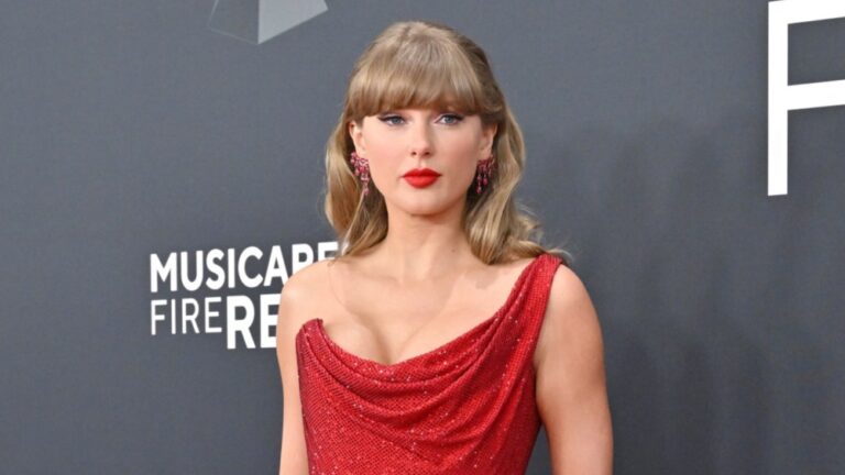 Taylor Swift's Tom Ford fragrance of choice explained.