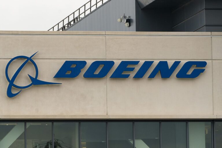 Boeing Stock Rises on Uzbekistan Airways Order That Trump Says Is Worth $8B
