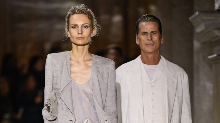 Giorgio Armani Spring 2026 Ready to Wear Runway, Fashion Show & Collection Review Giorgio Armani Spring 2026 Ready to Wear Runway, Fashion Show & Collection Review