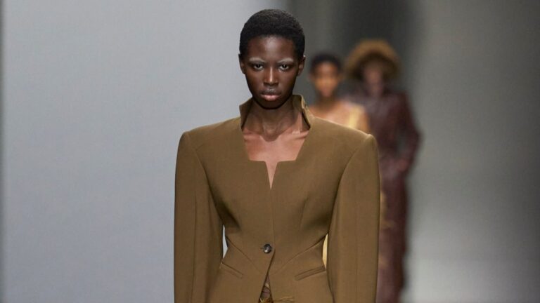 Giuseppe Di Morabito Spring 2026 Ready to Wear Runway, Fashion Show & Collection Review Giuseppe Di Morabito Spring 2026 Ready to Wear Runway, Fashion Show & Collection Review