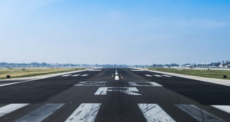 Government approves second runway at Gatwick: Expansion fuels growth hopes and local fears Government approves second runway at Gatwick: Expansion fuels growth hopes and local fears