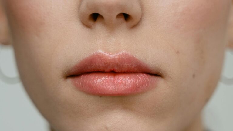 How to get plump lips naturally: Ultimate guide for lips that look fuller | Fashion Trends