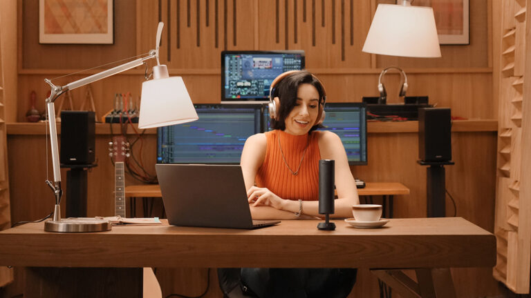 Insta360 announces Insta360 Wave professional-grade speakerphone and AI recording suite Insta360 announces Insta360 Wave professional-grade speakerphone and AI recording suite