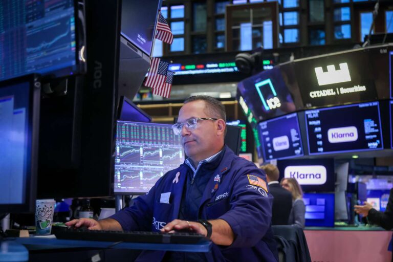 Stocks Rise as CPI Report Keeps Rate Cut Hopes Alive; Oracle Retreats From Record