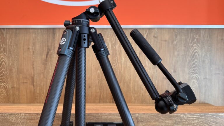 Ulanzi JJ06 GlideGo Video Tripod Review – Compact, Robust, and Innovative DoPchoice Snapbag Turns Astera QuikPunch Into a Larger, Softer Source