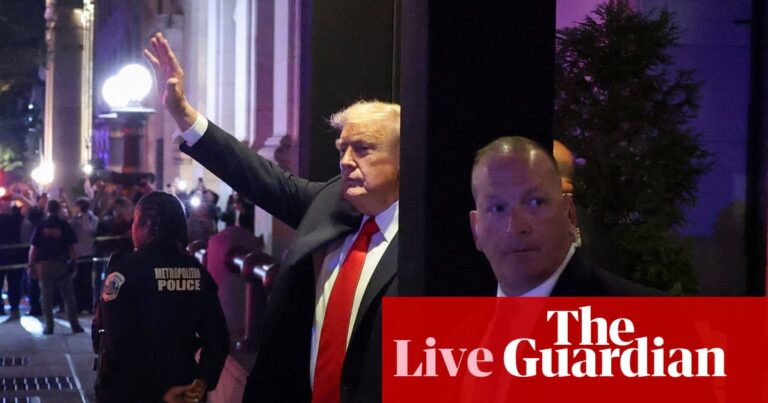 White House says it would back forensic analysis of signature on Epstein letter – US politics live blog | US news