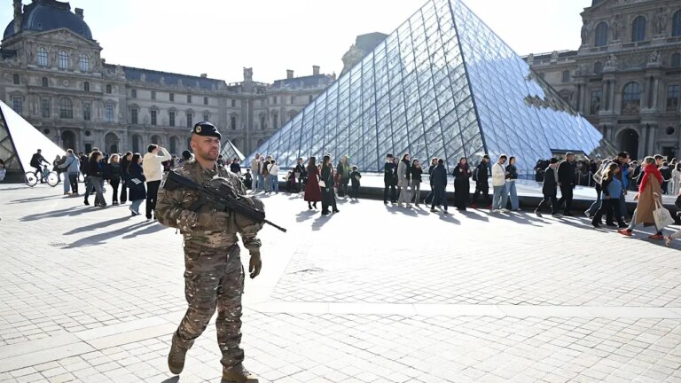 After the Louvre heist, U.S. museums grapple with how to remain accessible After the Louvre heist, U.S. museums grapple with how to remain accessible