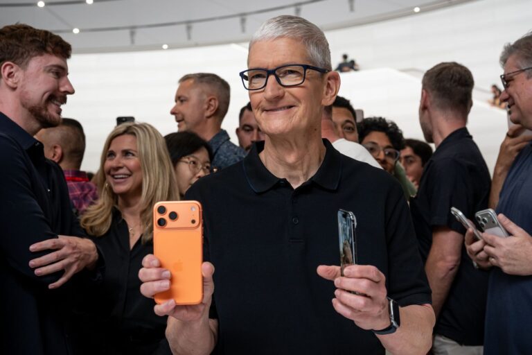 Apple's iPhone 17 Sales 'Far Outpace' Prior Lineup in US and China, Report Shows