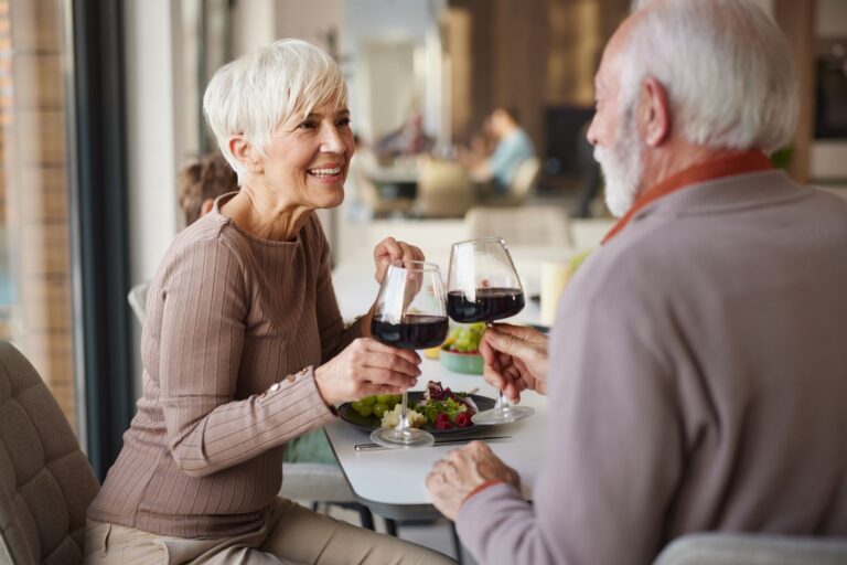 Deciding on Senior Living? 10 Things You Should Know Deciding on Senior Living? 10 Things You Should Know