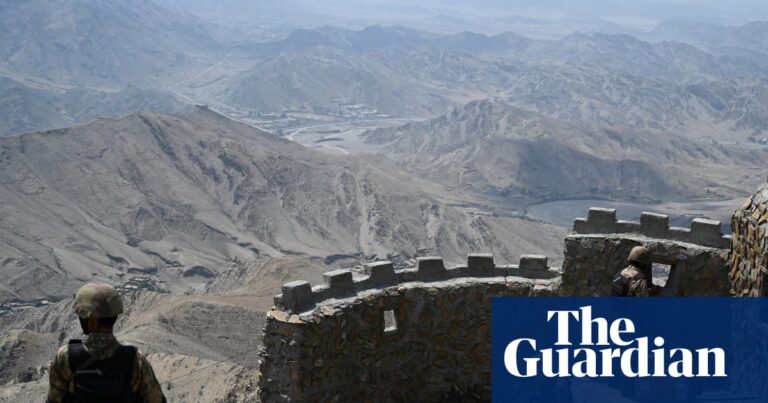Heavy clashes erupt along Pakistan-Afghanistan border | Afghanistan Heavy clashes erupt along Pakistan-Afghanistan border | Afghanistan