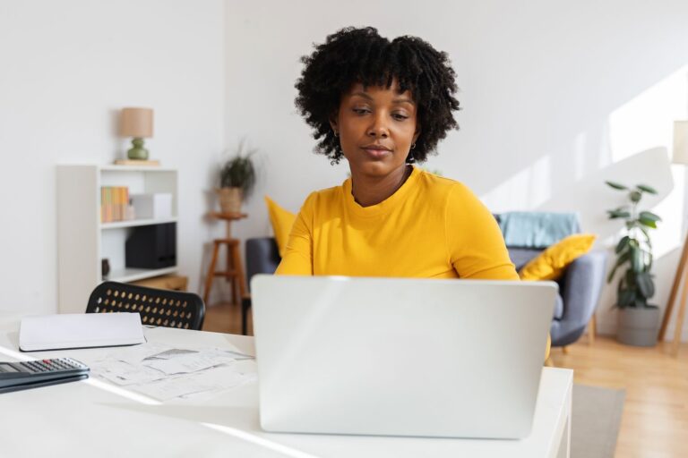 Is Holding Too Much Cash Secretly Hurting Your Retirement? Here’s the Smart Fix