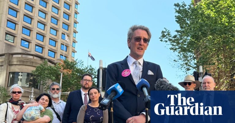 Public hospital psychiatrists to receive 20% pay rise after winning dispute with NSW Health | Health