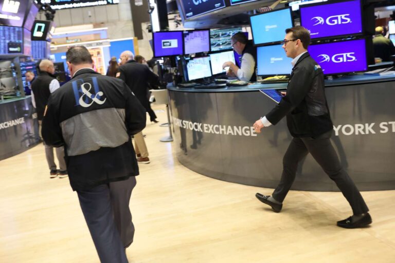 Stocks Are Mixed After Trump-Xi Trade Meeting, Big Tech Results; Apple, Amazon Earnings on Tap Stocks Are Mixed After Trump-Xi Trade Meeting, Big Tech Results; Apple, Amazon Earnings on Tap