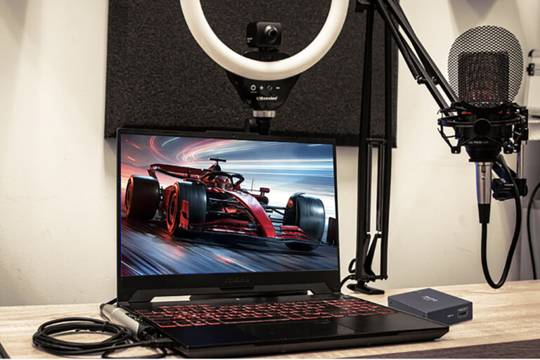 StreamDesk : a podcast streaming bundle from Marshall by Jose Antunes StreamDesk : a podcast streaming bundle from Marshall