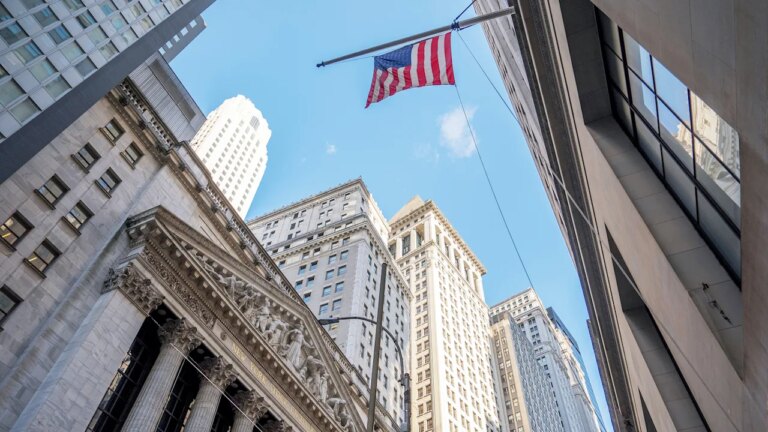Tech leads market near records while DC’s shutdown stalls jobs data
