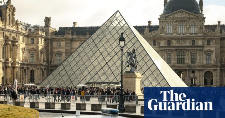 Two men arrested after Louvre jewel heist | France Two men arrested after Louvre jewel heist | France
