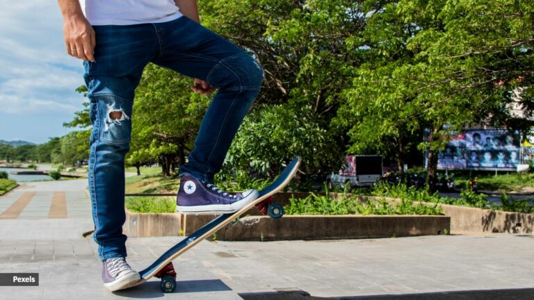 Who would want their jeans to be twisted? | Fashion News jeans