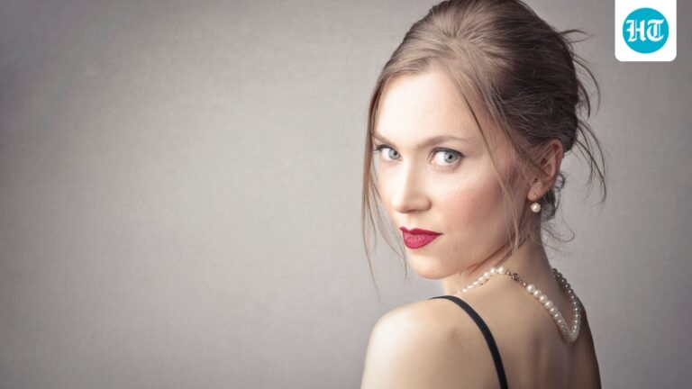 8 long-lasting lipsticks that may last through your date night: Check these shades for a lasting impression 8 long-lasting lipsticks that may last through your date night: Check these shades for a lasting impression