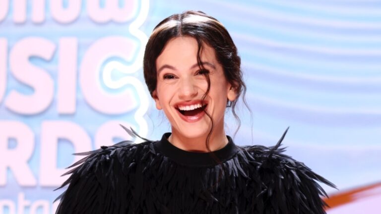 Rosalía at the Los40 Music Awards in Spain.