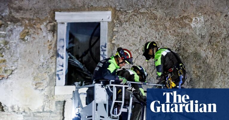 Worker dies after being rescued from partially collapsed medieval tower in Rome | Italy Worker dies after being rescued from partially collapsed medieval tower in Rome | Italy